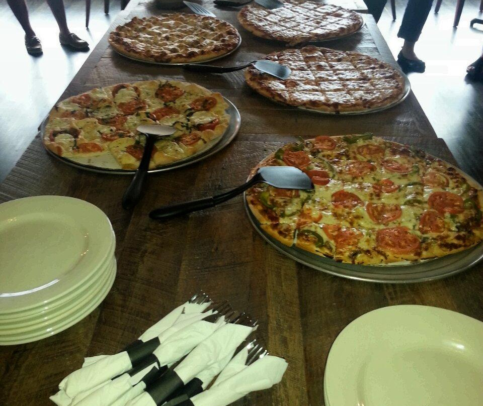 Riverside Pizza & Pub