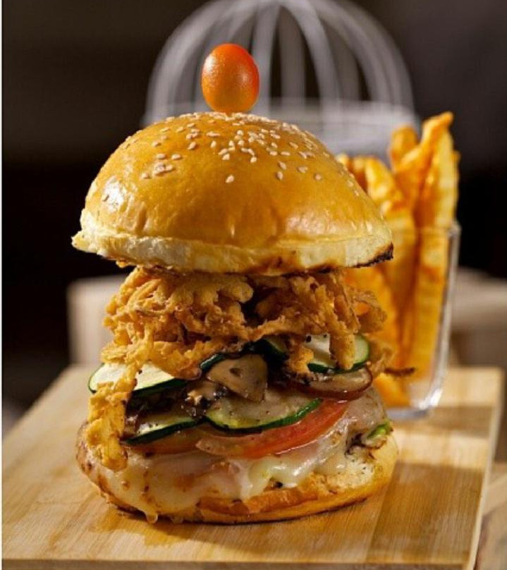 Beehive Cafe & Eatery主图