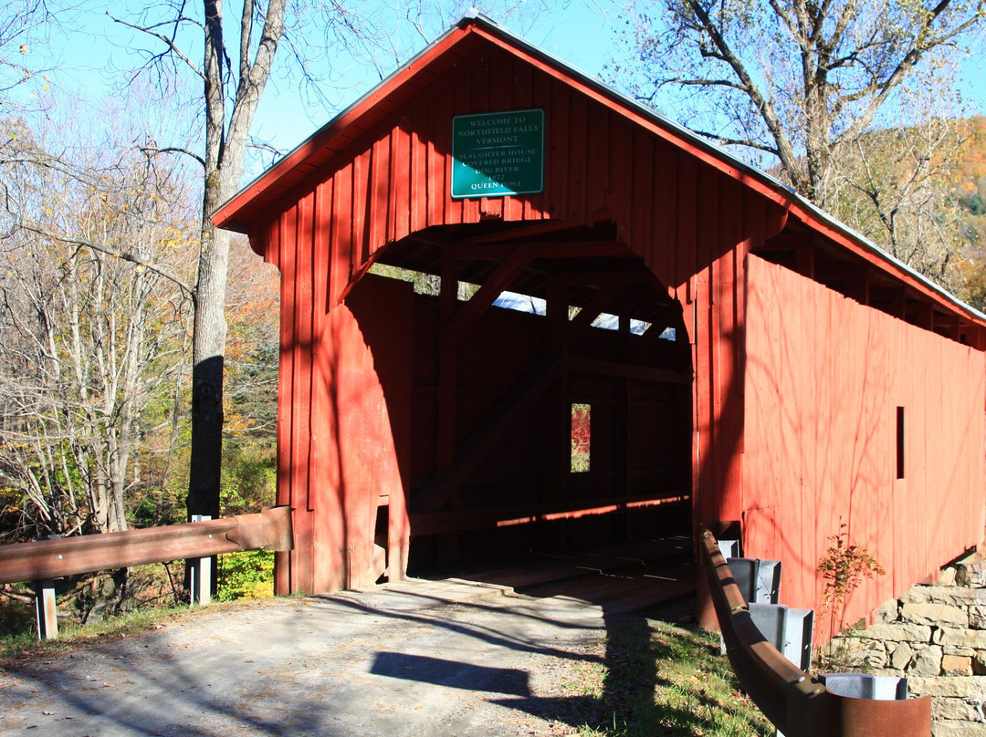 Slaughterhouse Covered Bridge-Northfield必去景点