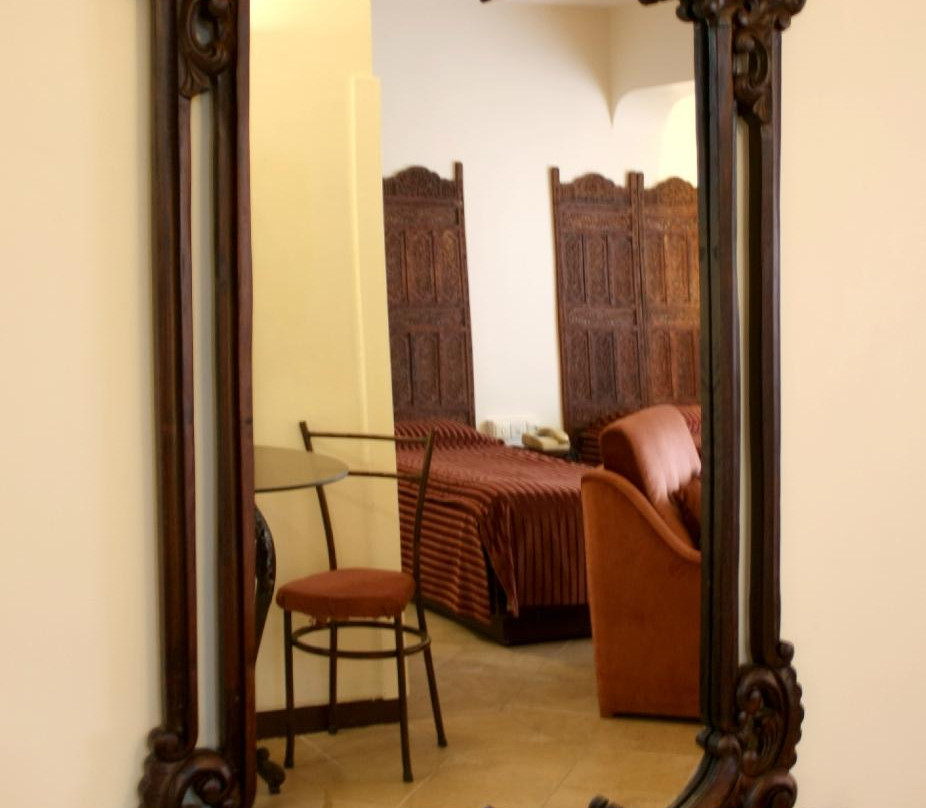 Chehel Panjereh Hotel