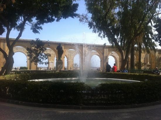 上巴拉卡花园-瓦莱塔必去景点