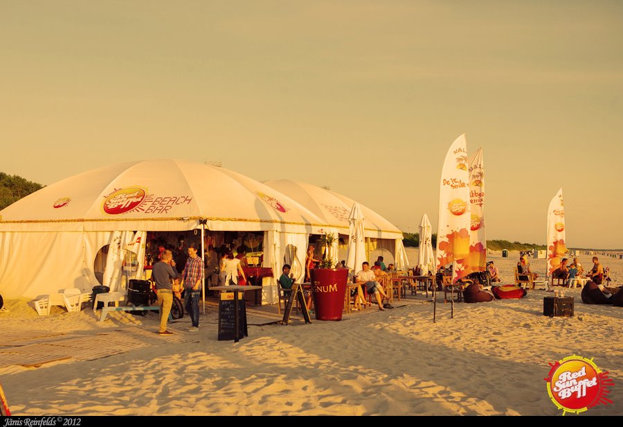 Red Sun Buffet Beach Bar景点图片