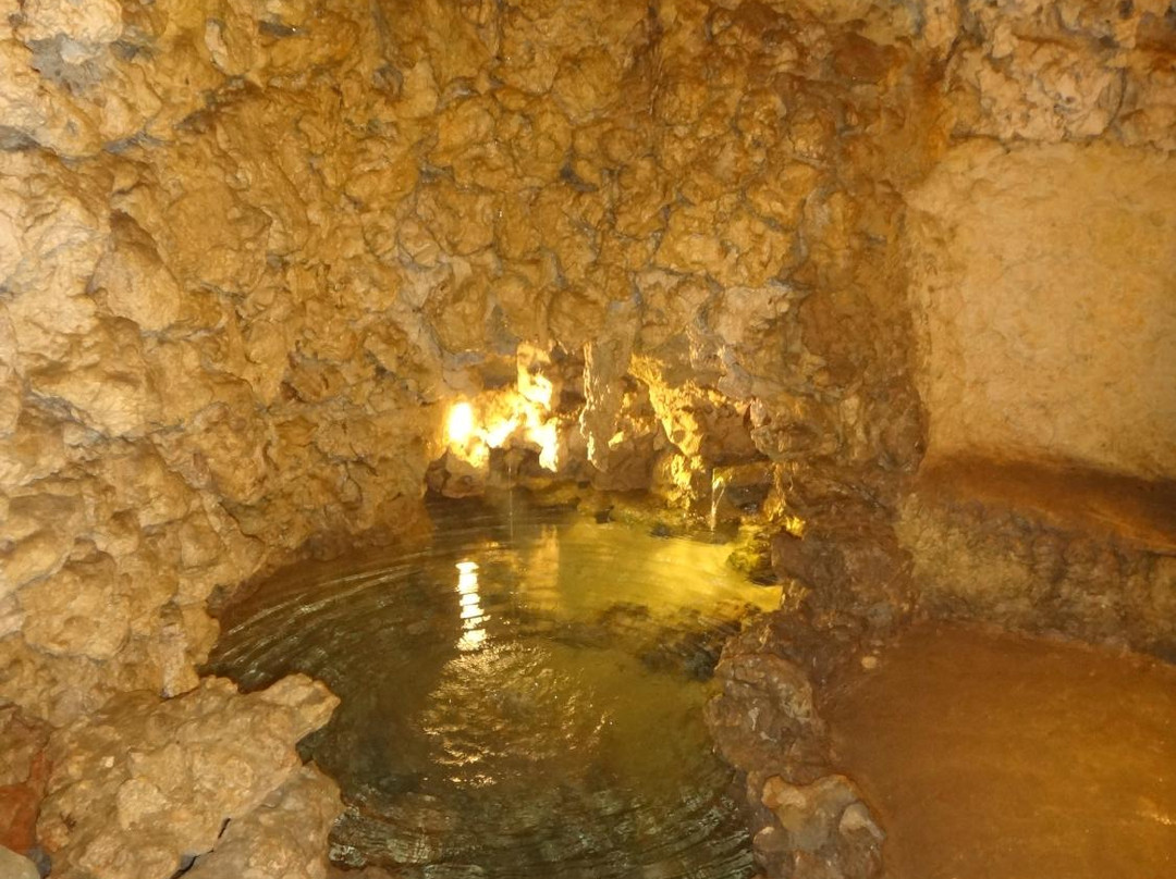 Kfarhim Grotto-Beiteddine必去景点