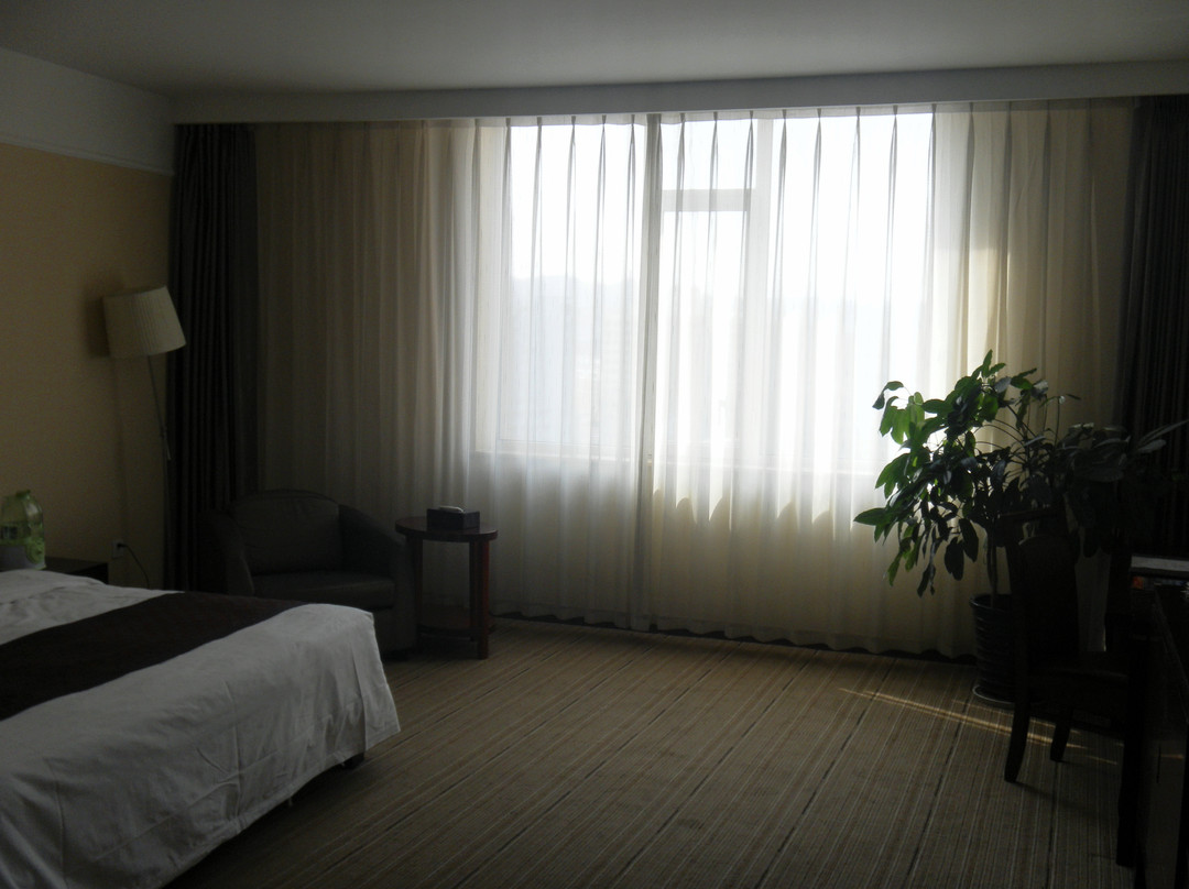 建平国际酒店主图