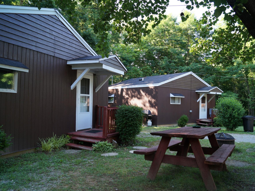 M & M Sportsman's Lodge