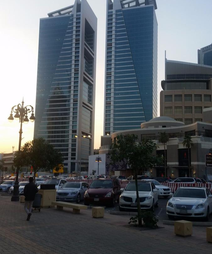 Tahlia Street-利雅德必去景点