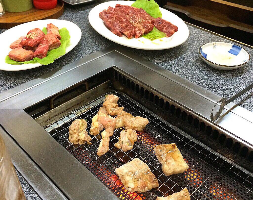 大八・ホルモン焼肉