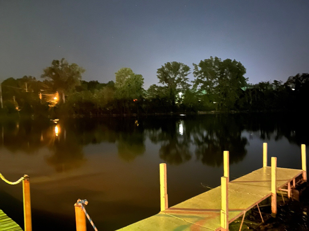 The Clamdiggers Lounge & Pizzeria-门罗必去景点