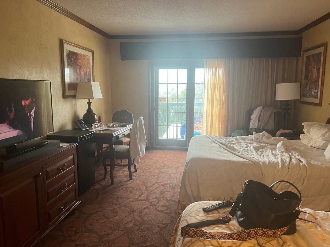 Chateau on the Lake Resort Spa & Convention Center主图