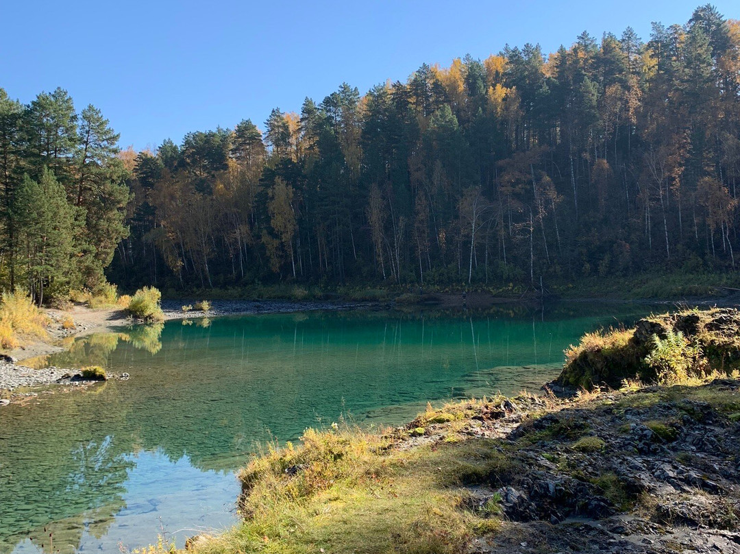 Blue Lakes景点图片