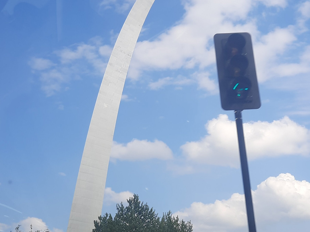 Drury Inn & Suites St. Louis Airport主图