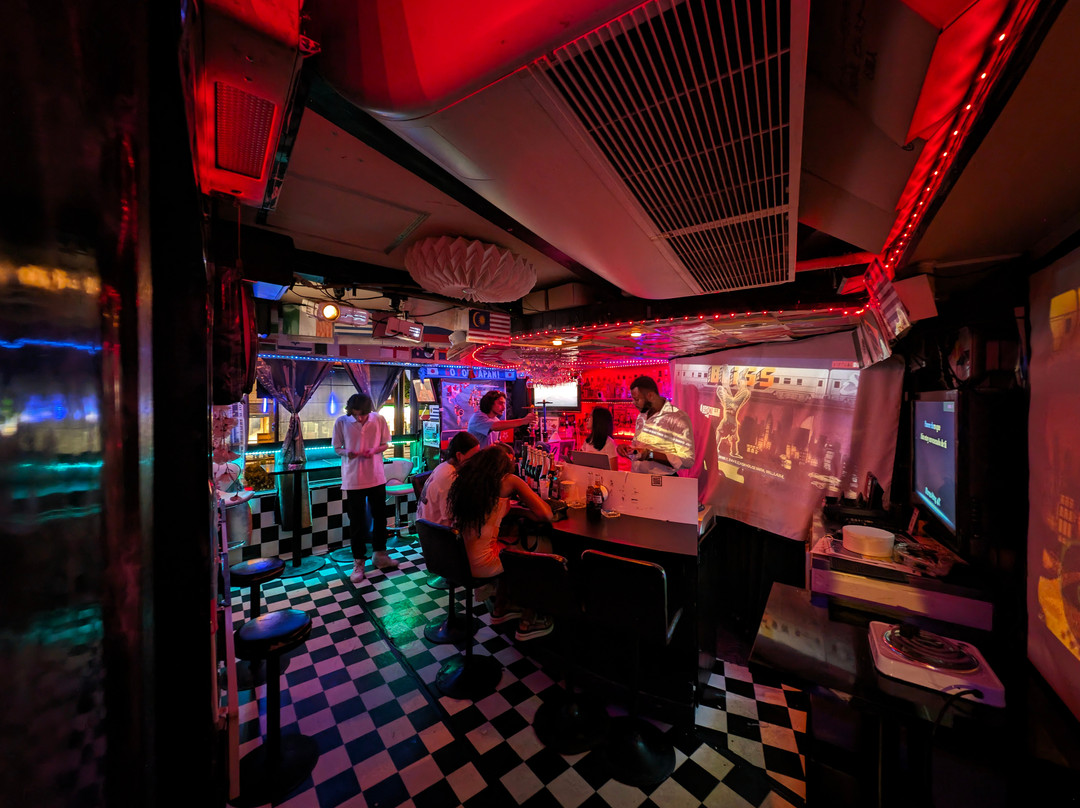 H2 International Bar-Yotsuya必去景点