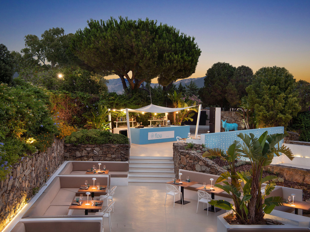 Flow Restaurant & Lounge Bar