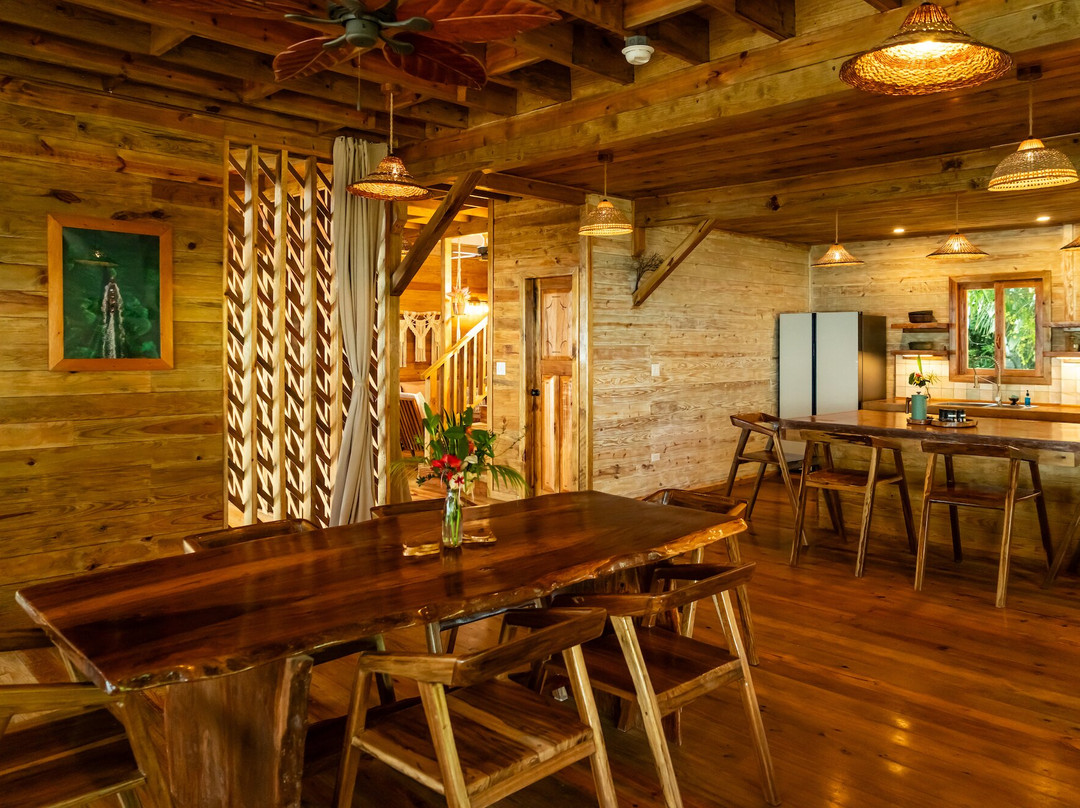 Casa Cayuco Eco-Adventure Lodge主图
