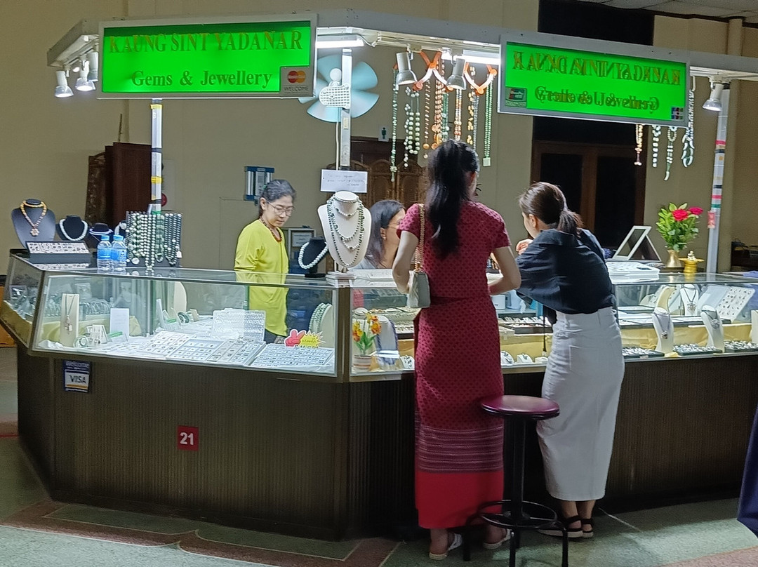 Kaung Sint Yadanar Gems and Jewellery-仰光必去景点