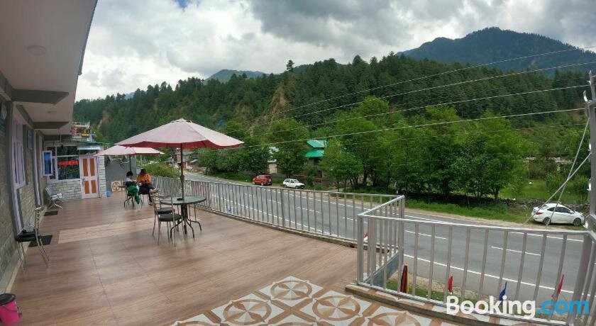 Oyo Singh Saab Cotages