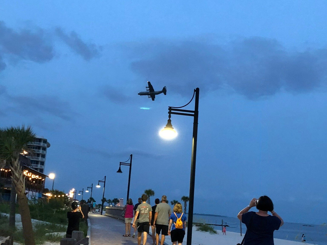 West Biloxi Boardwalk景点图片