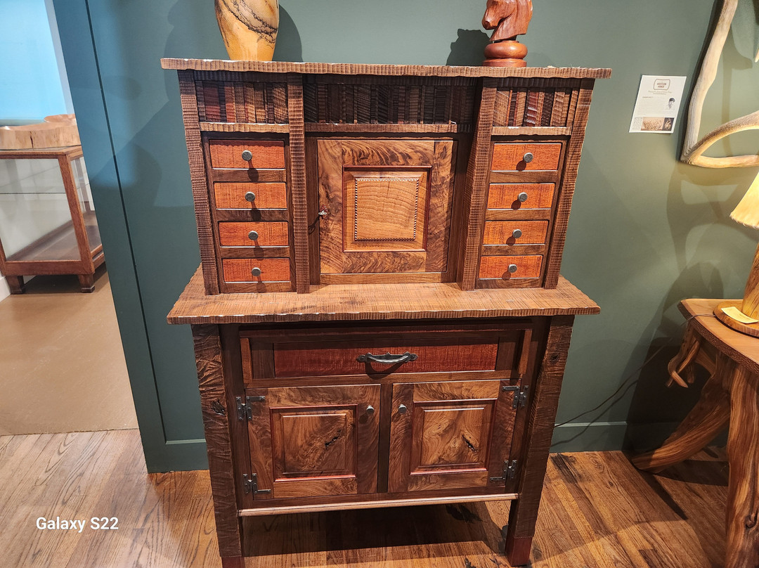 By Western Hands-科迪必去景点