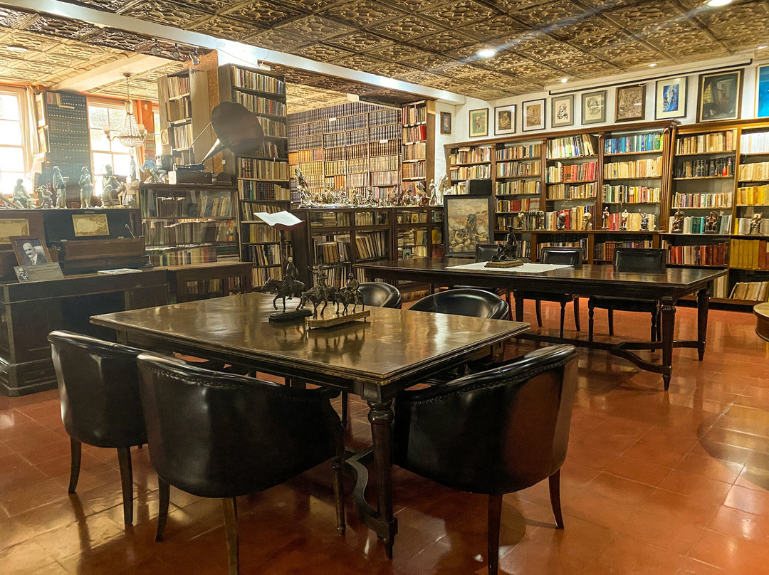 Hotel Mariscal Robledo主图