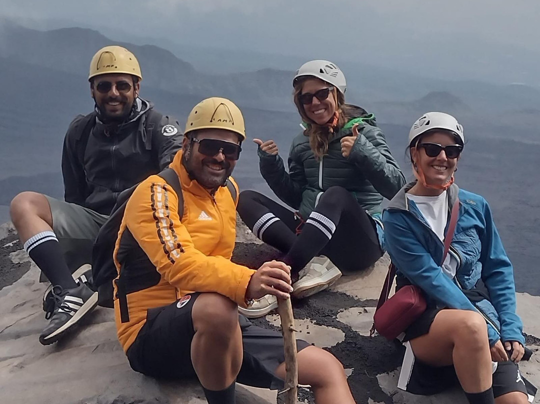 Etna Volcano Hiking Guide景点图片