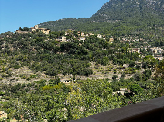 埃斯莫里酒店主图