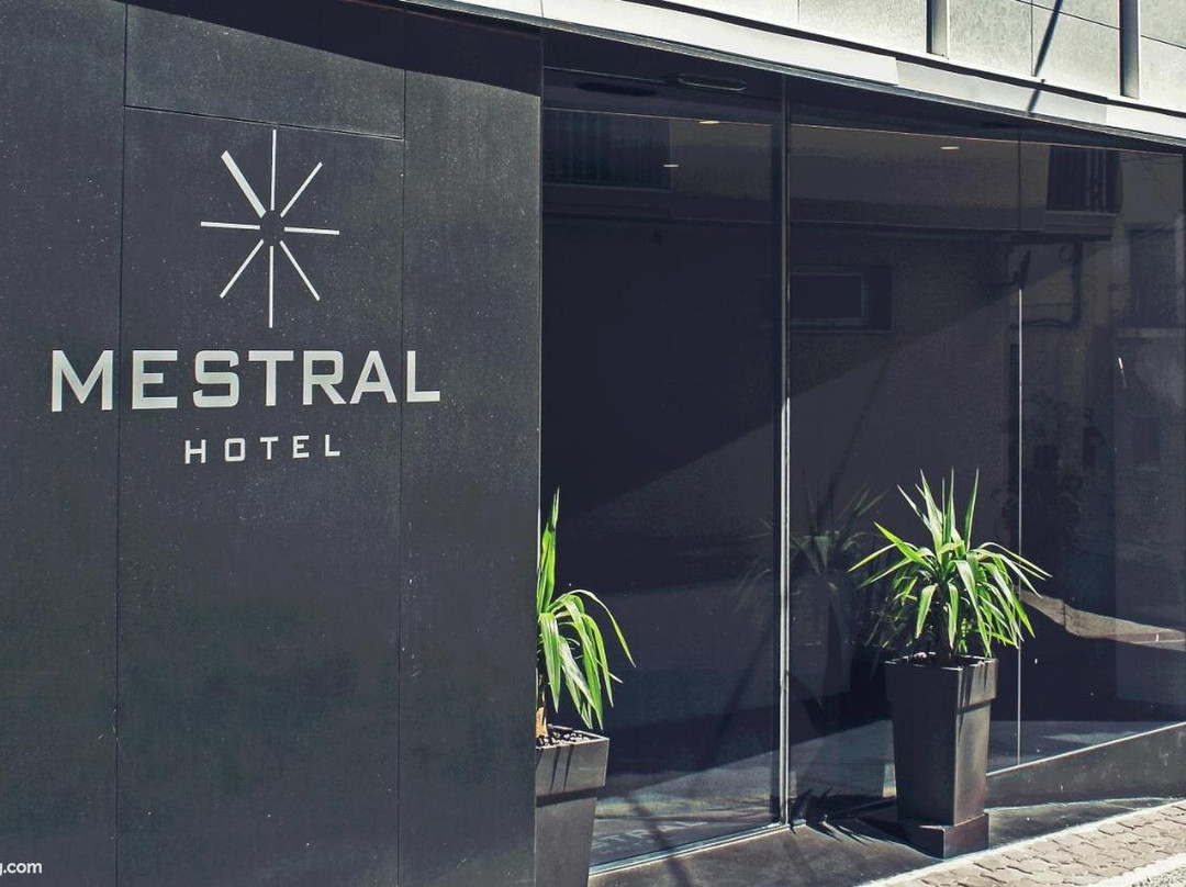 Hotel Mestral Perello主图