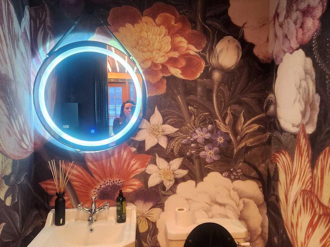 阿库雷里酒店主图