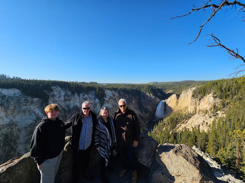 Private Tours of Yellowstone-西黄石镇必去景点