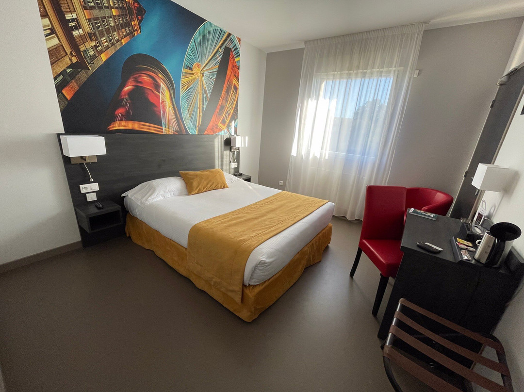 Logis Hôtel la Chambre d'Amiens主图