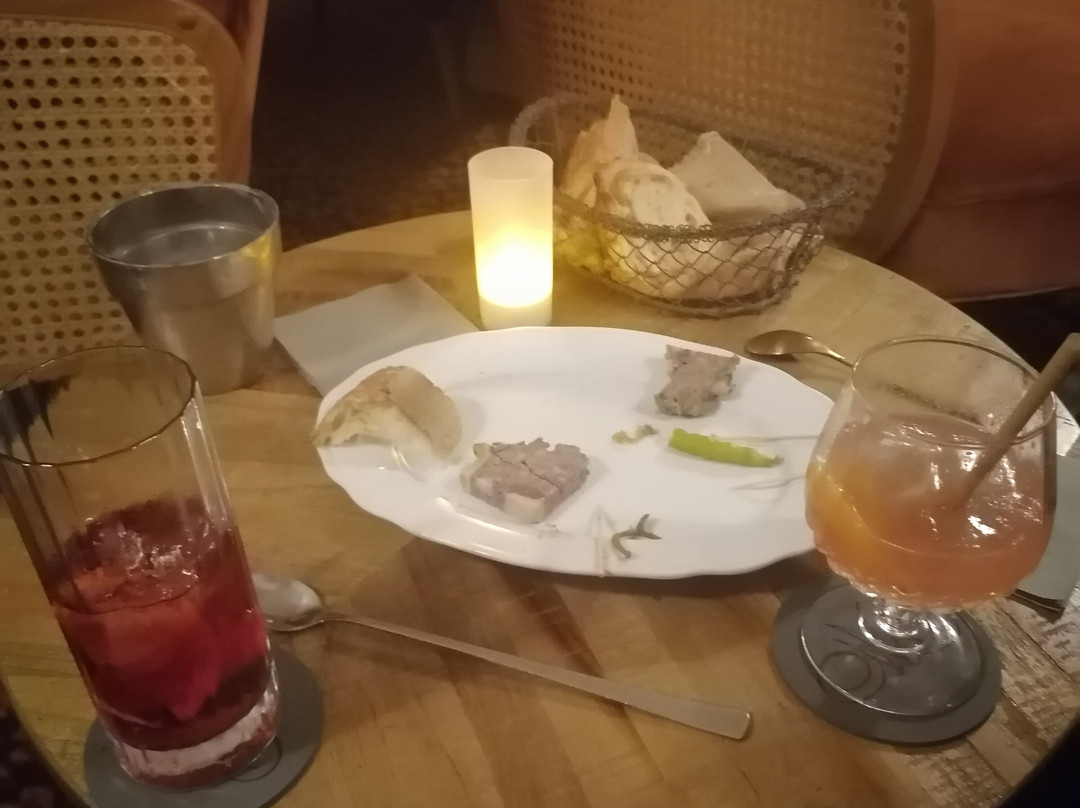 Le Madrigal Bar Lounge景点图片