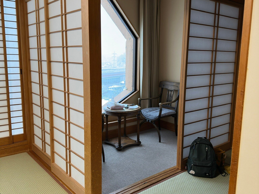 汤泽大酒店主图