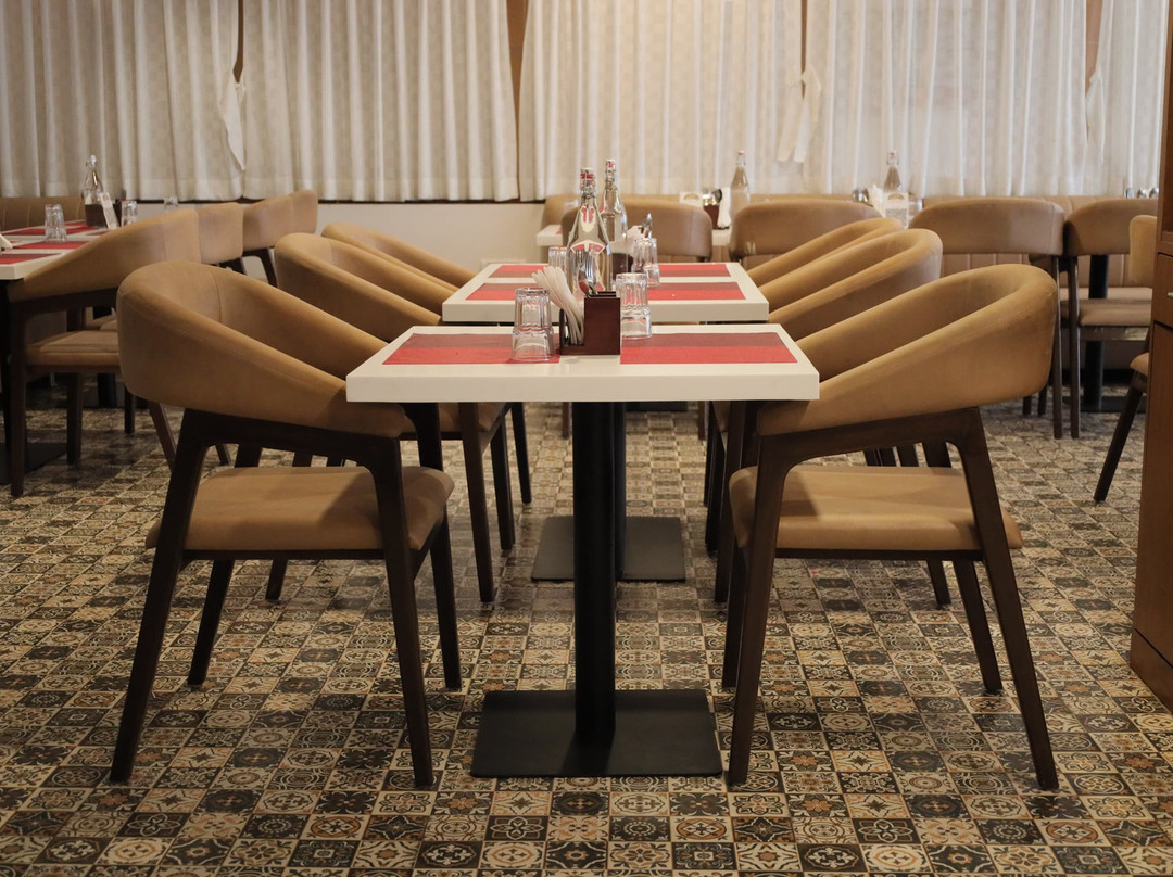 Sapphire Hotel主图