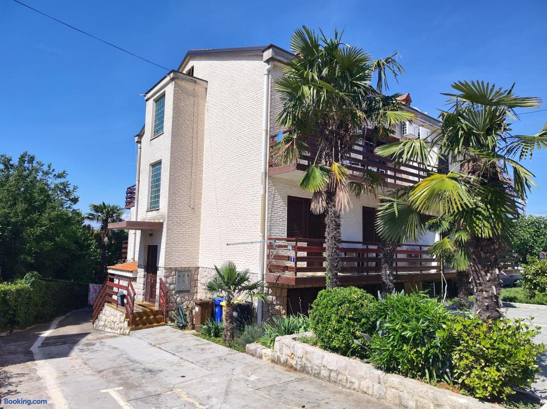 Apartments Ivo
