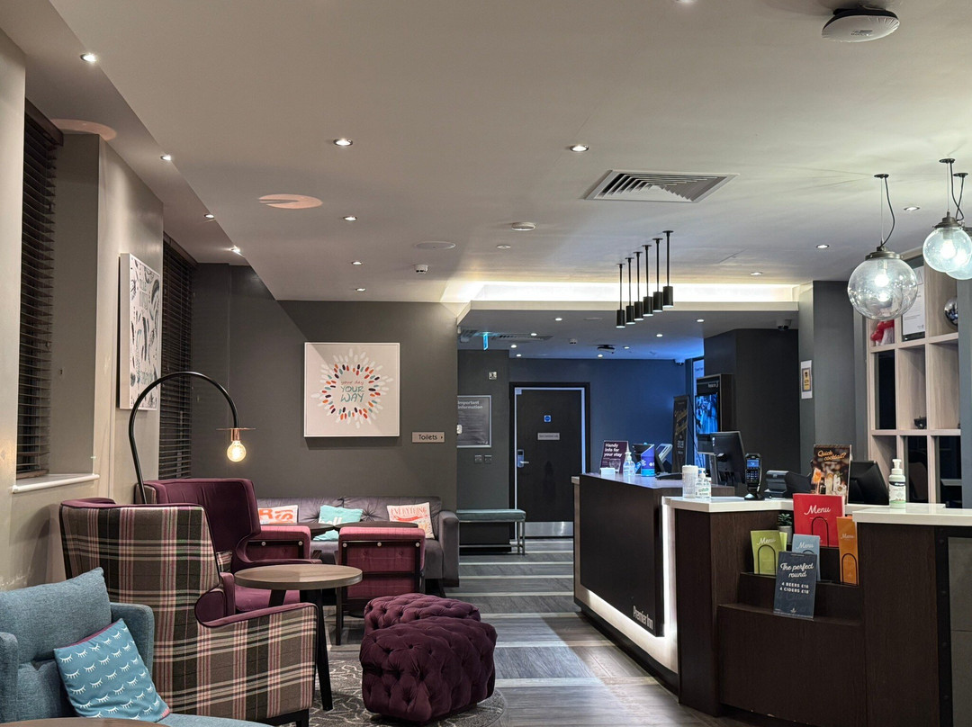 Premier Inn Epsom Town Centre主图