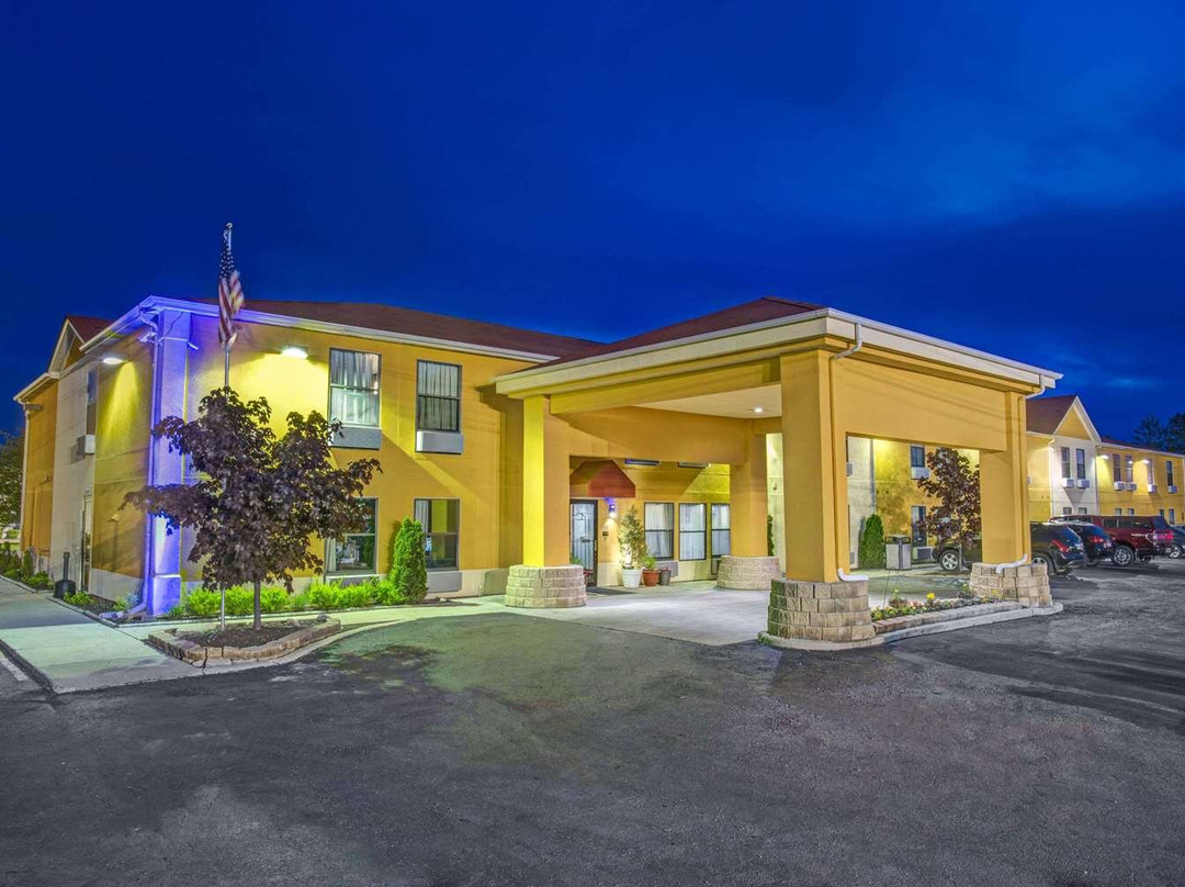 Days Inn by Wyndham Great Lakes - N. Chicago