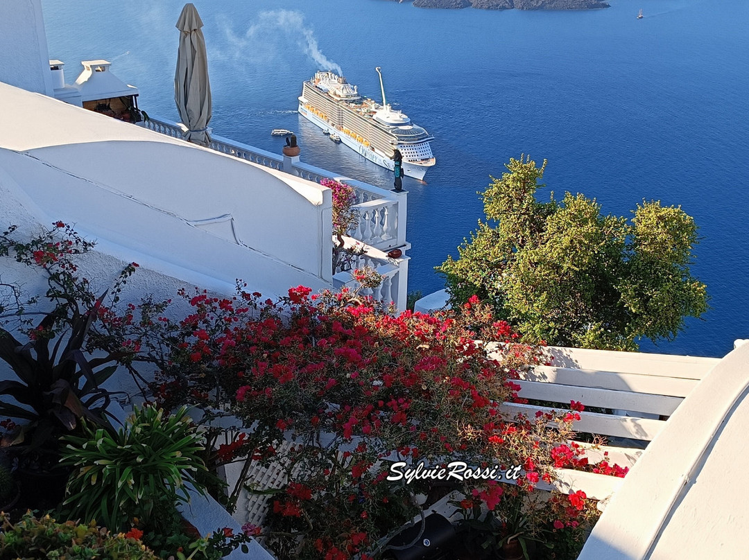 Panoramatic View On Caldera With Three Bells景点图片