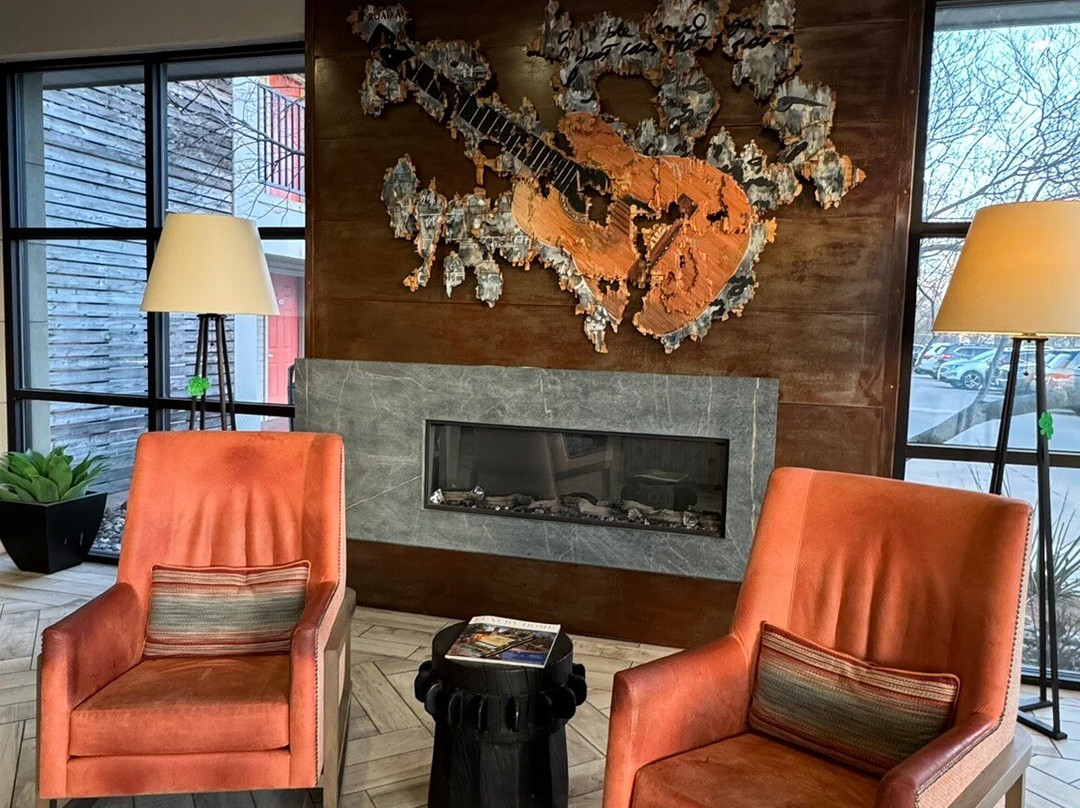 Fredericksburg Inn & Suites主图