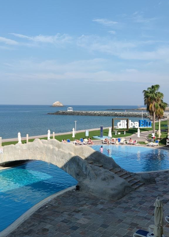 富查伊拉雷迪森布鲁酒店主图