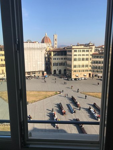 弥涅瓦大酒店主图