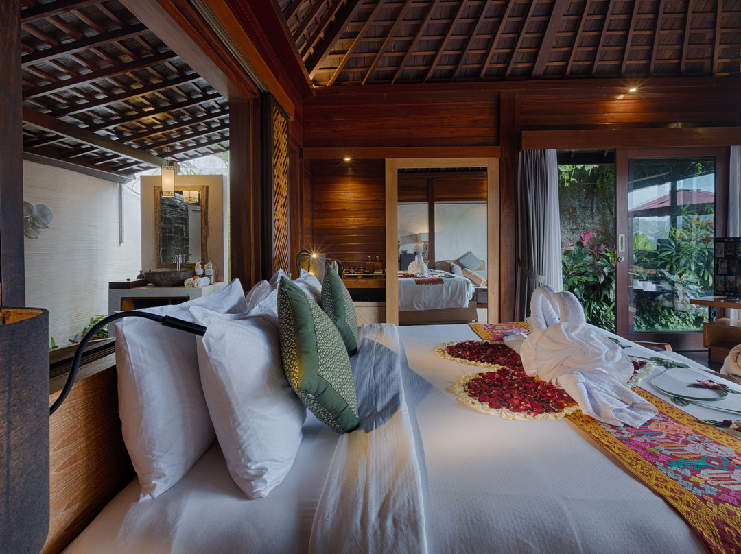 乌布黑派尼别墅酒店主图