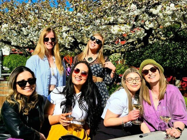 Wine Hopper Bus | Wine Tours Queenstown景点图片