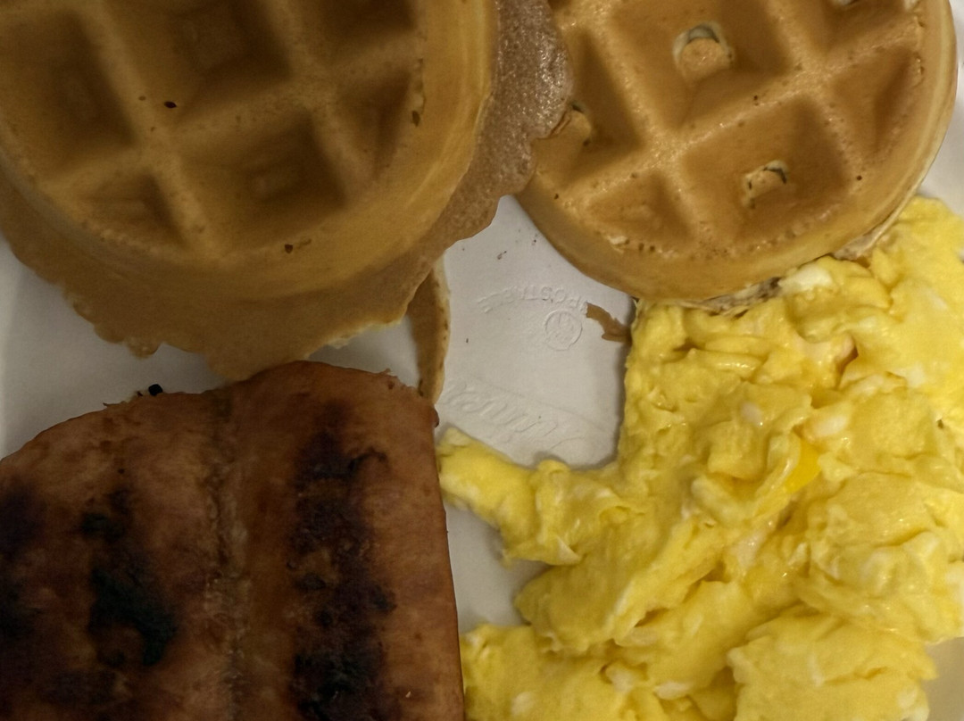 Giles Hotel Inn & Suites主图