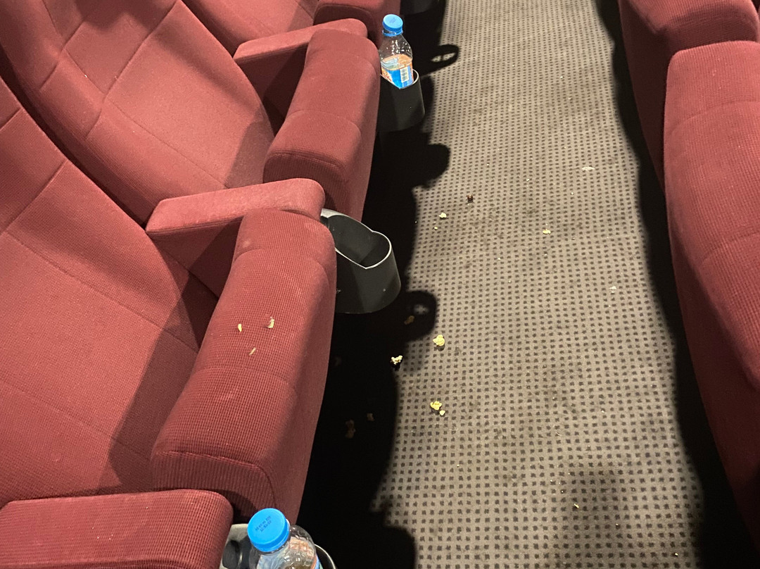 Cinéma Grand Ecran Sainte-Eulalie-Sainte-Eulalie必去景点