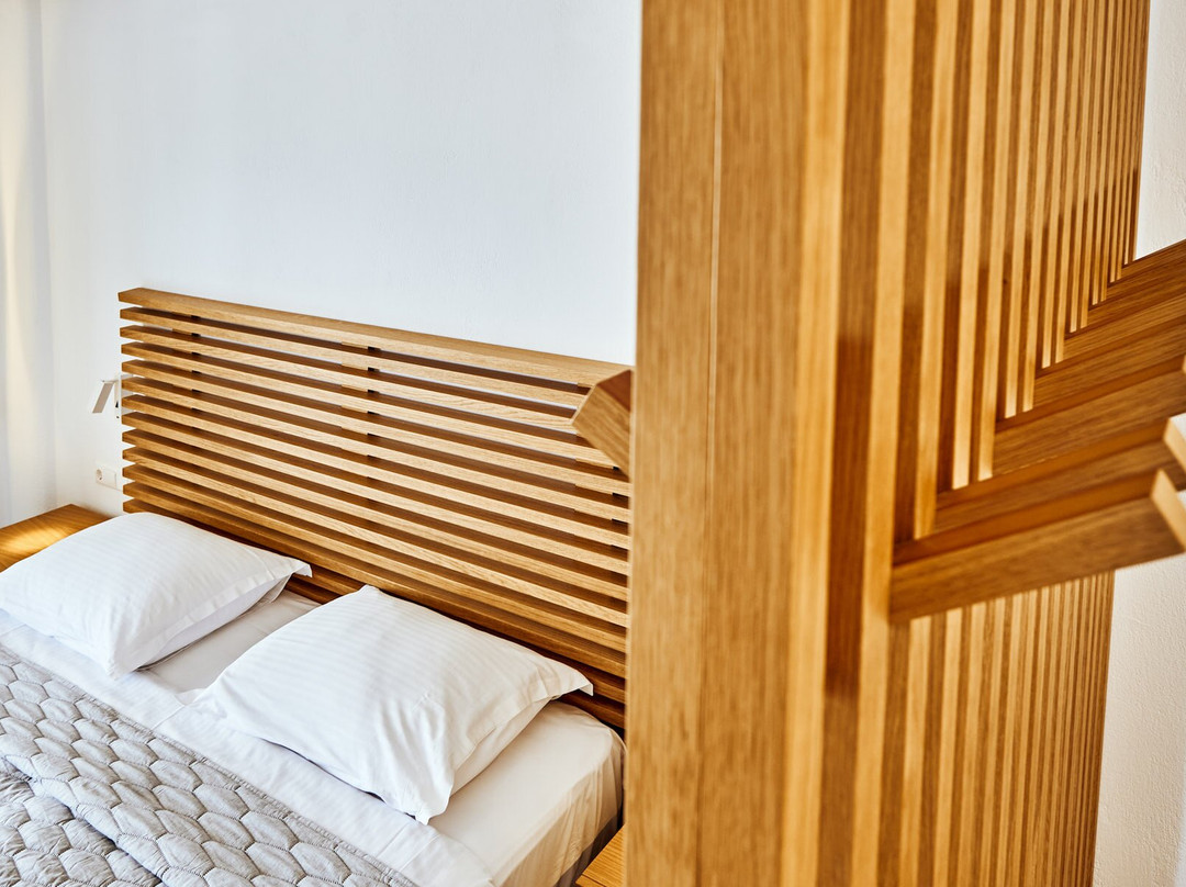 Golden Beach Hotel主图