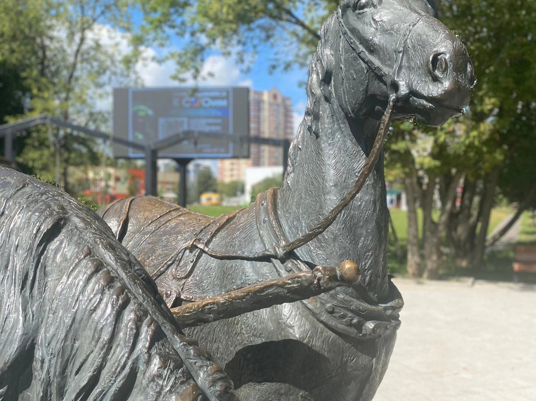 Sculpture Lasher and Pair of Horses景点图片