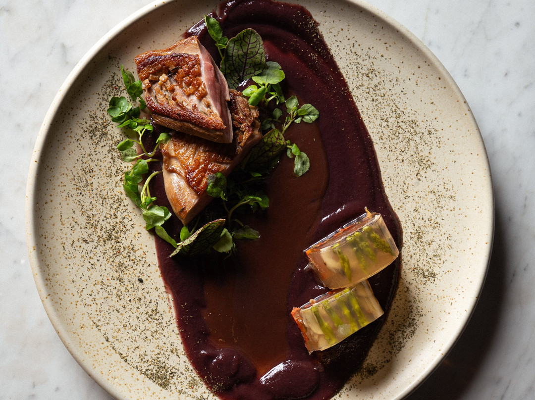 PLURAL RESTAURANTE BAR & LOUNGE