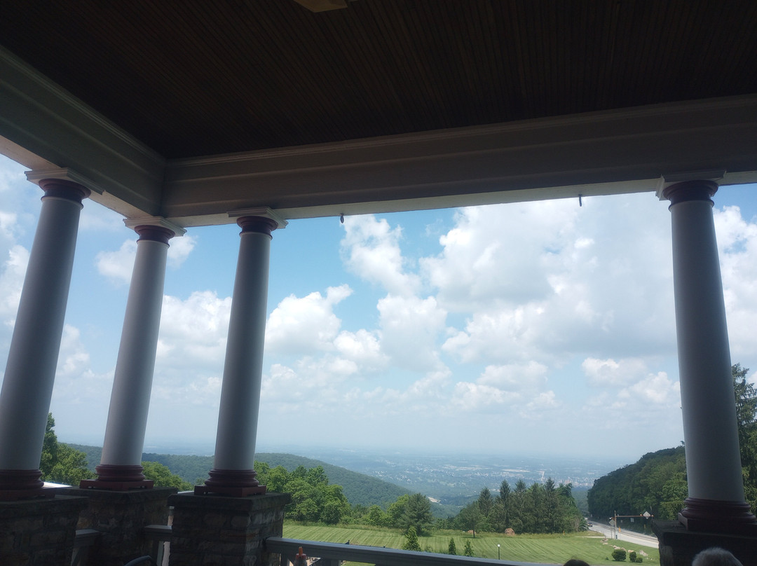 南帕德里酒店主图