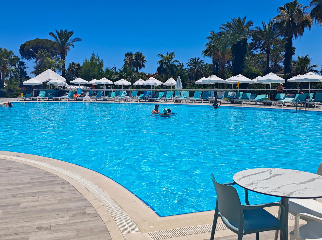Zena Resort Hotel主图