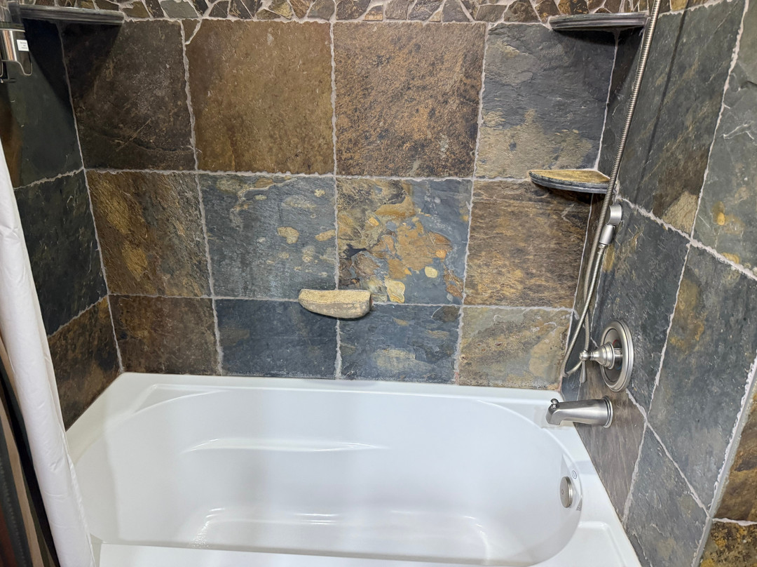 Bitterroot River Ranch主图