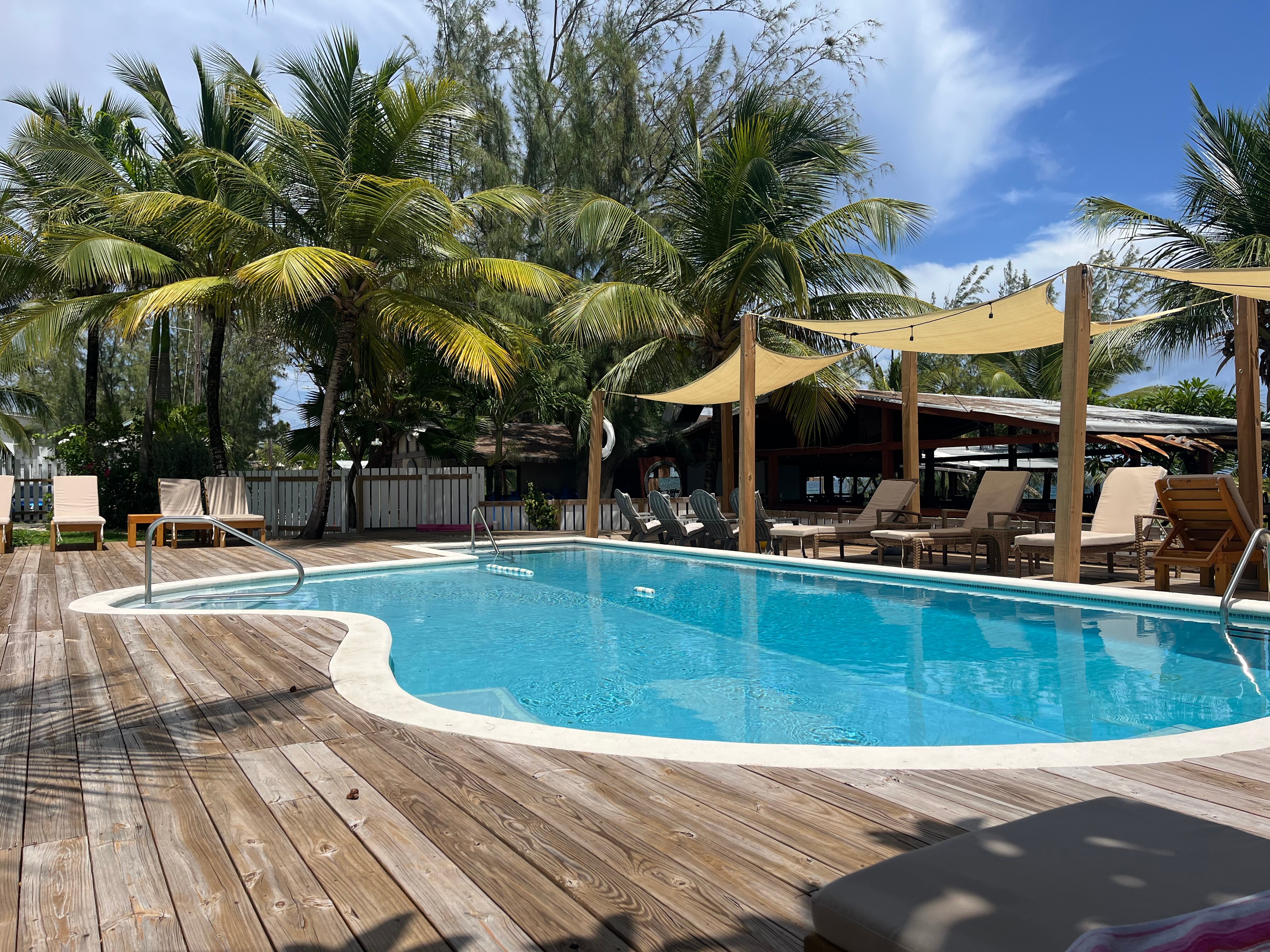 Surfers Bay Resort Hotel-泳池